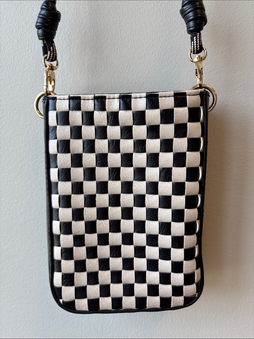 Universal Thread Black and White Check Crossbody Phone Bag - Picture 2 of 7